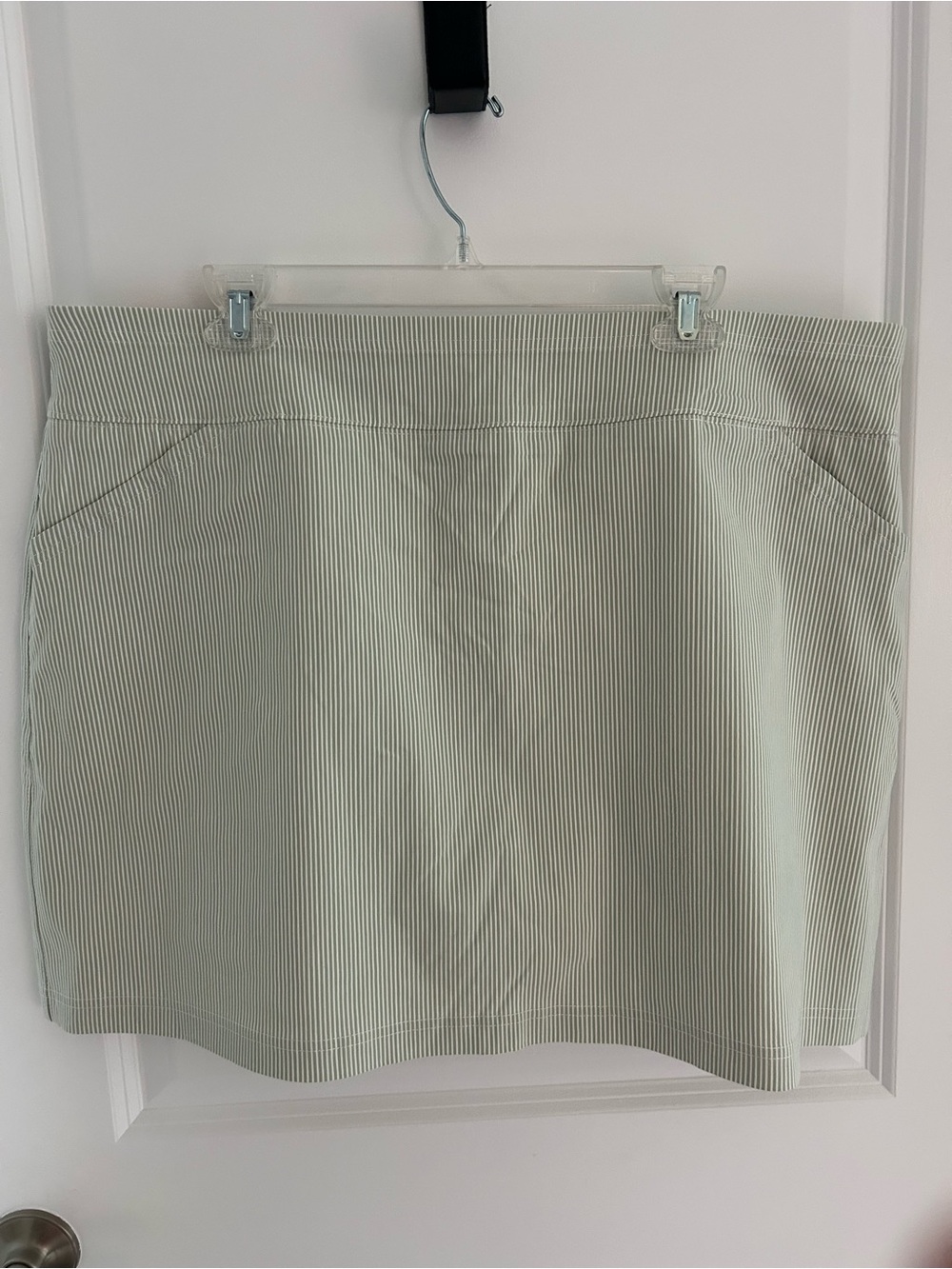 Mario Serrani Italy Women's Light Green Striped Skort - Casual A-Line NWT